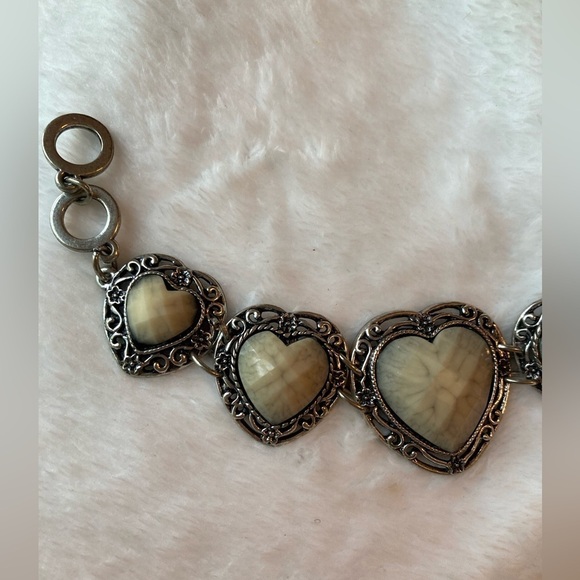 Pretty Heart Link Bracelet - Picture 3 of 5